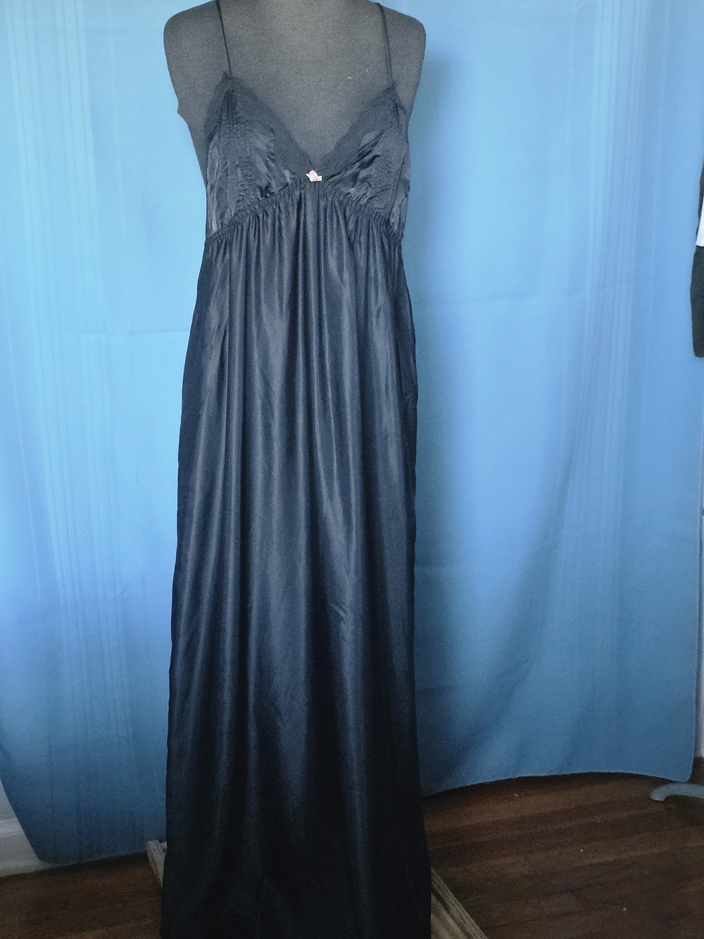 Nightwinds JC Penney Vtg Black Satin Lace Maxi Nightgown Empire Waist Size M